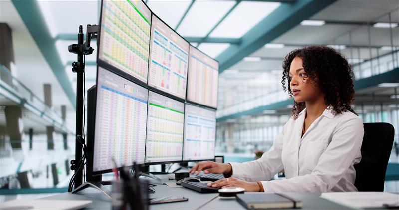 Reimagining Data Quality and Operations with Agentic AI for Commercial Excellence